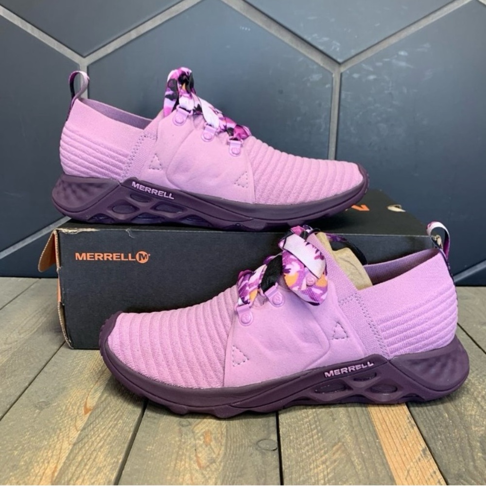 New in box Merrell Range AC+